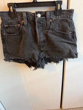 levi’s black 501 shorts size 26